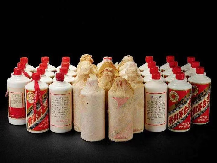 个旧老酒回收上门哪里回收(附近上门回收茅台酒）?